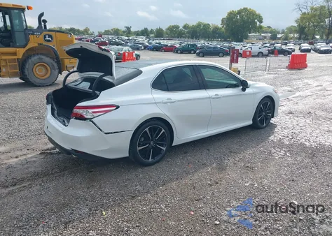 2018 Toyota Camry Xle z USA, uszkodzony, nr VIN 4T1B11HK2JU154202